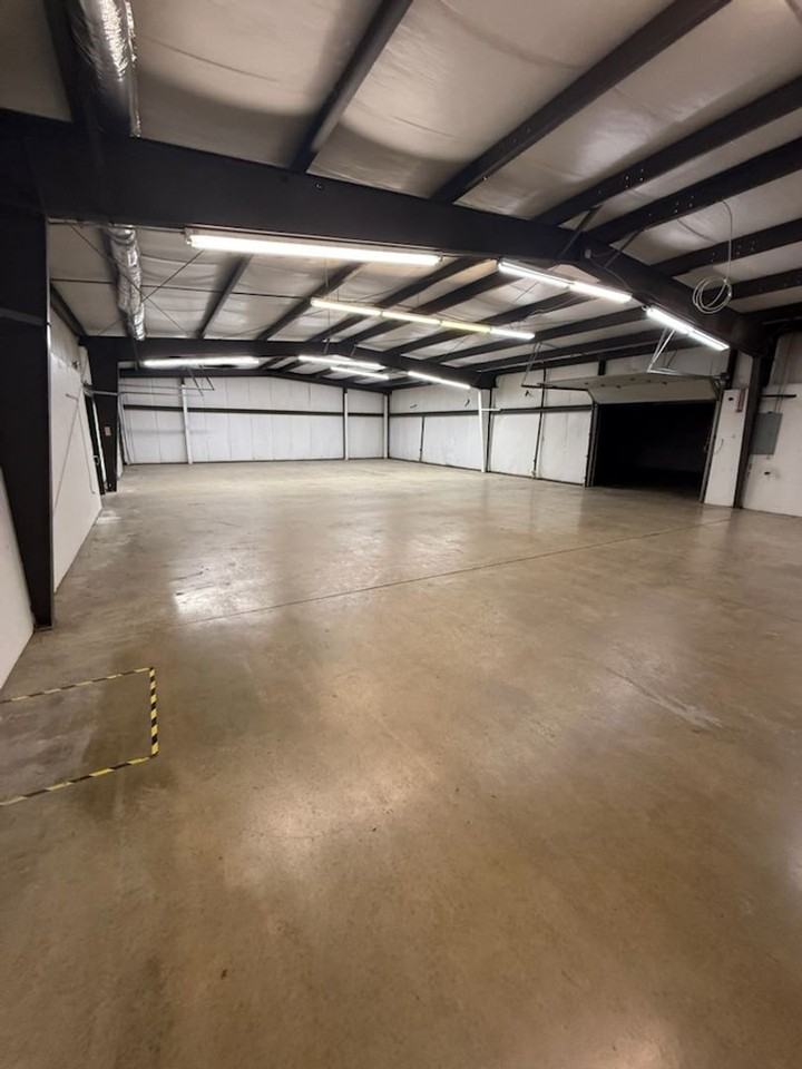508 Hoover St - Photo 3 of 4
