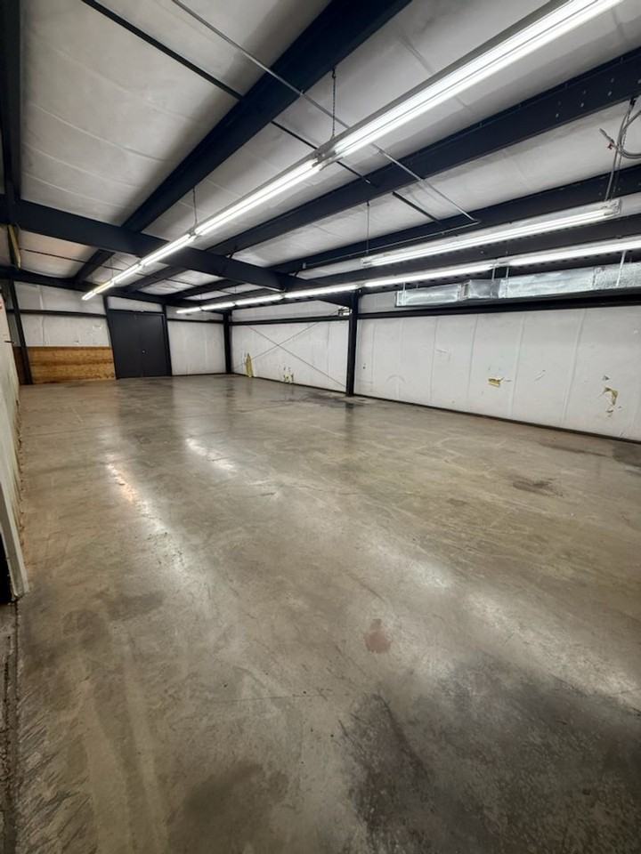 508 Hoover St - Photo 4 of 4