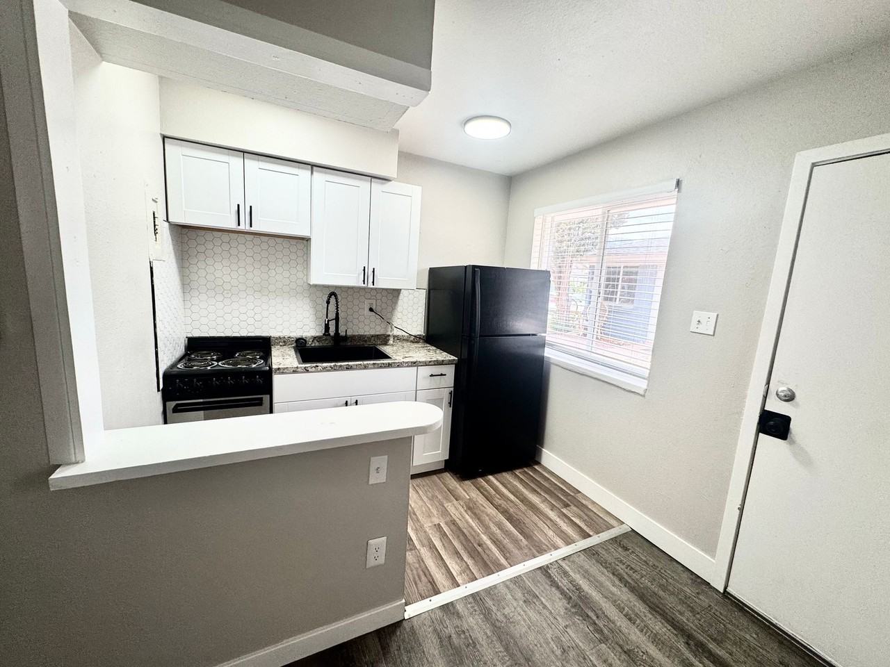 2916 W Bijou St. - Photo 2 of 5