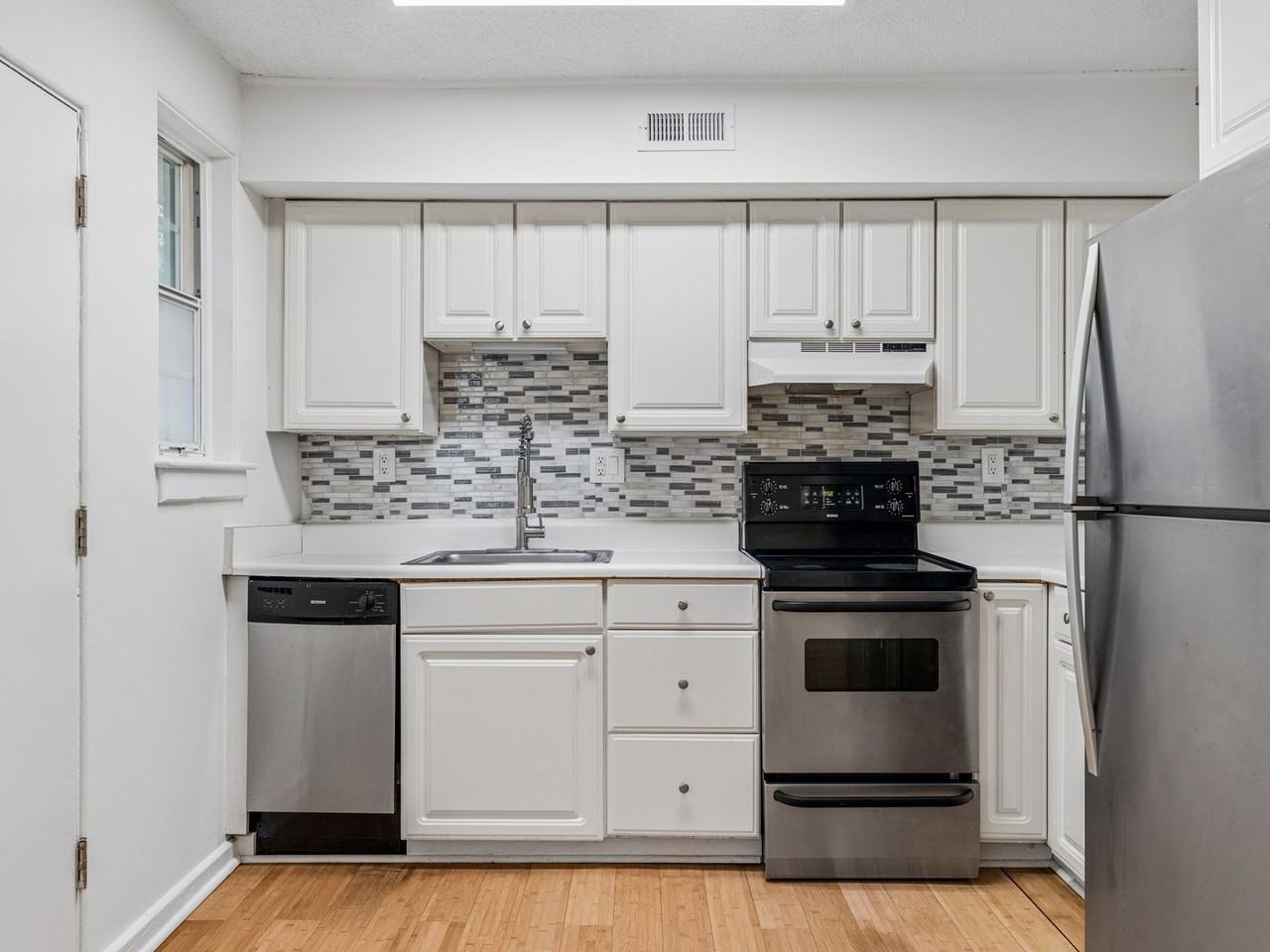 65 Faris Cir - Photo 3 of 19