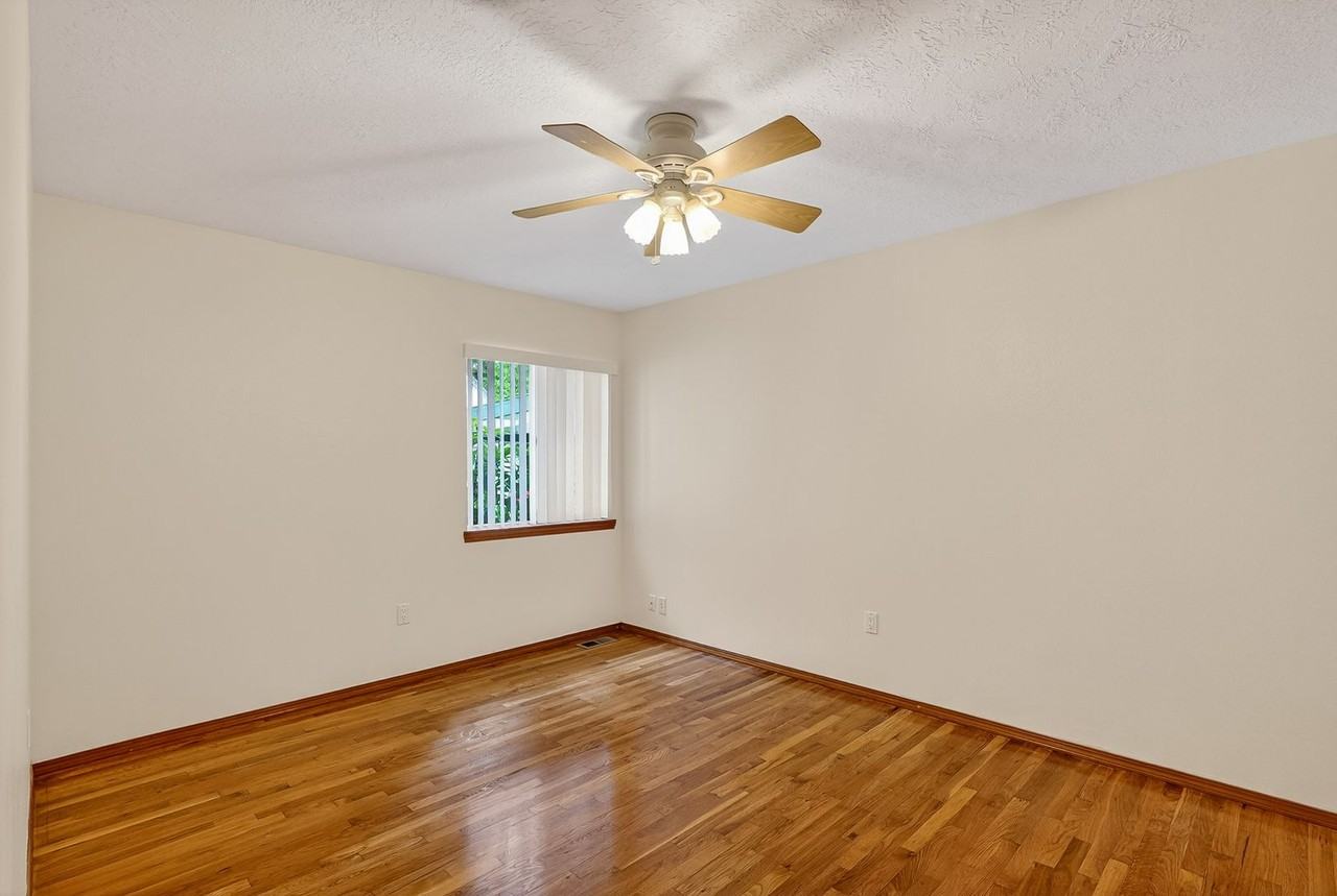 1900 Ne 138th Pl - Photo 5 of 22