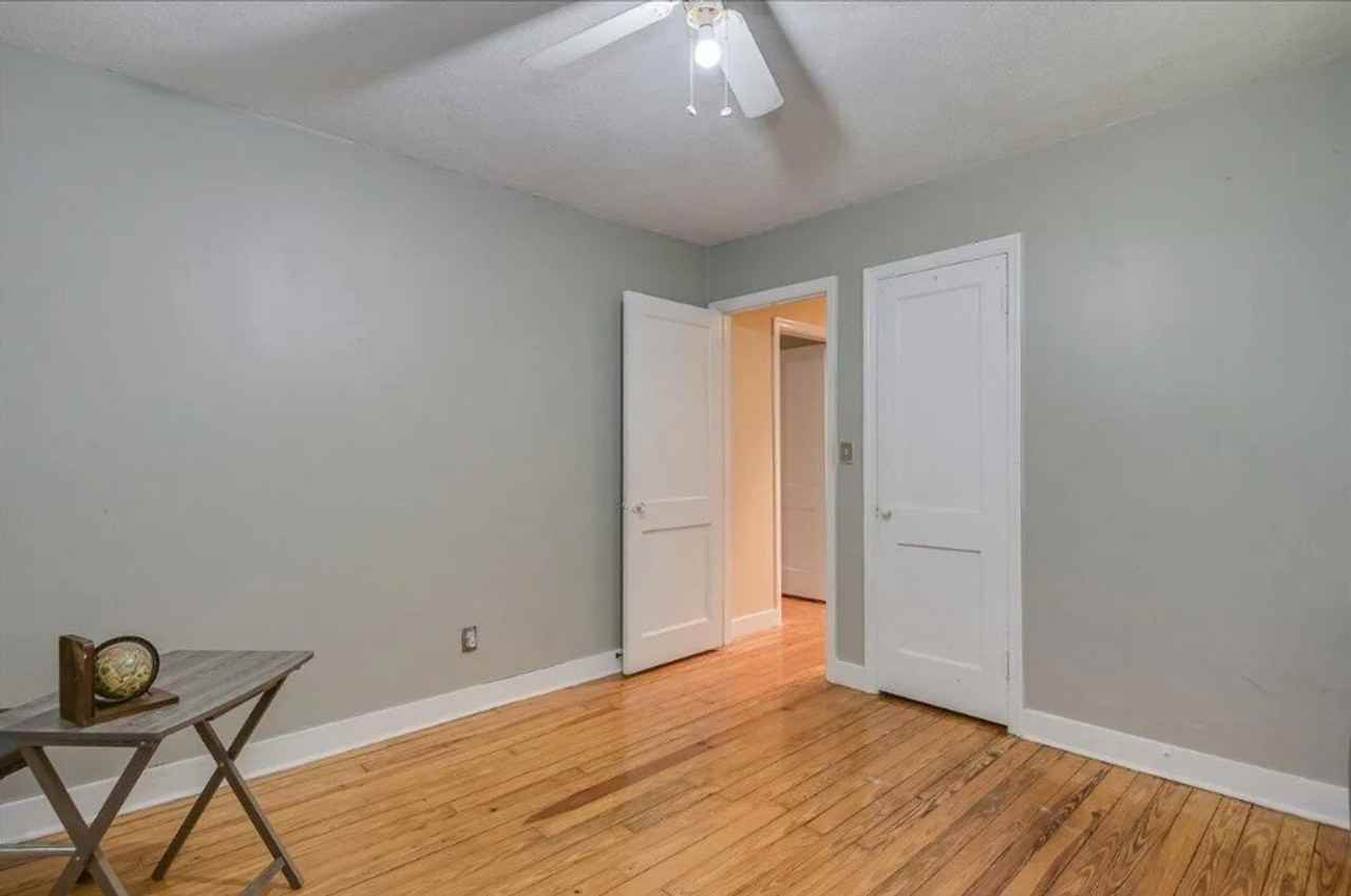 1842 Crossland Ave - Photo 4 of 6