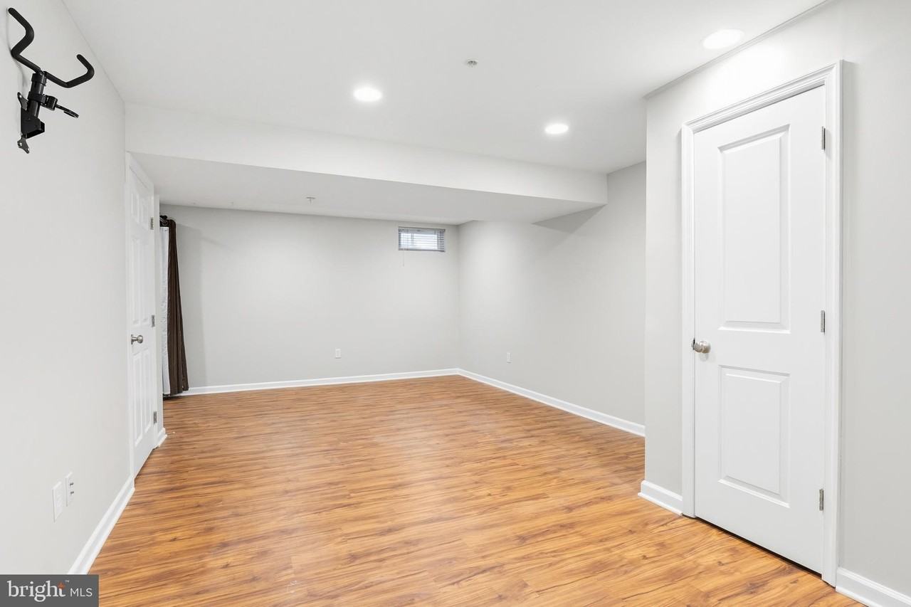 2236 Ivy Ln #5 - Photo 4 of 20