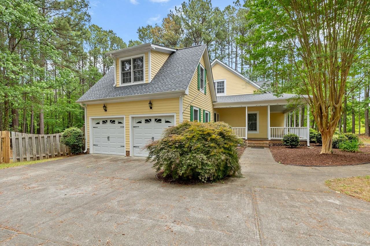 220 Longwood Dr - Photo 4 of 50