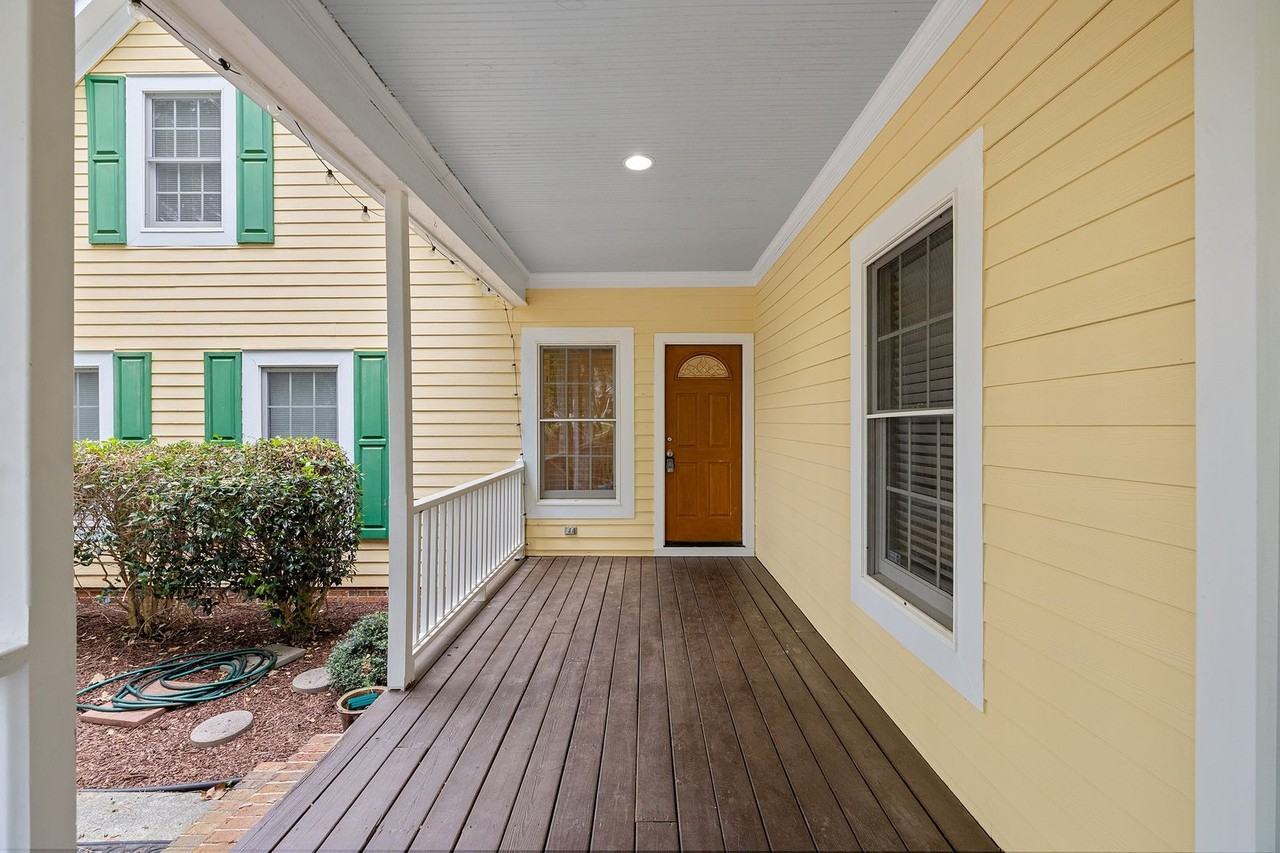 220 Longwood Dr - Photo 5 of 50