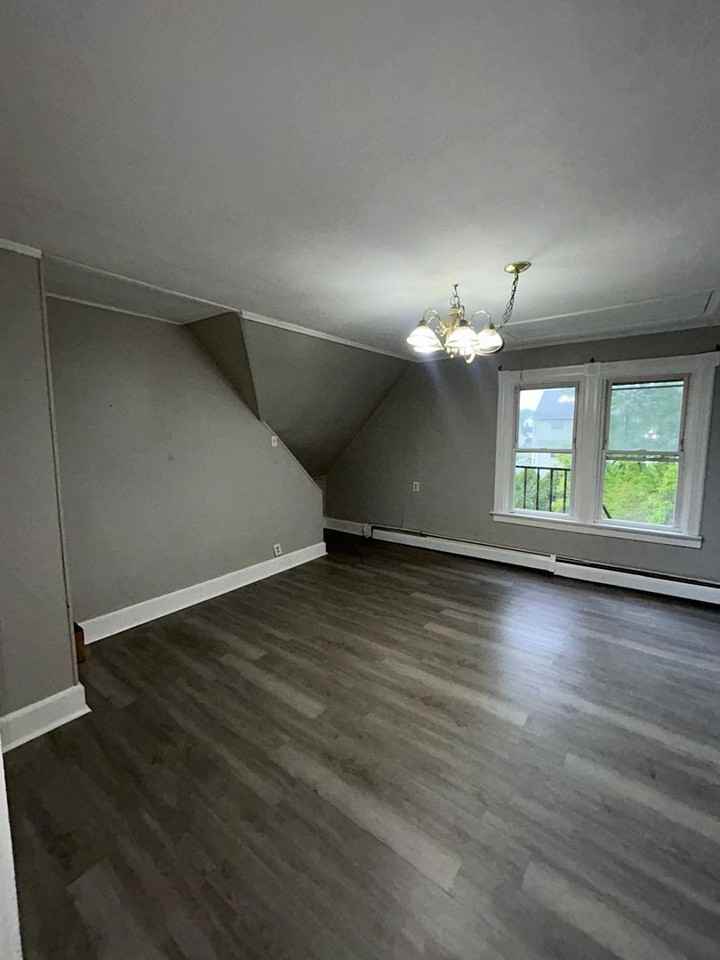 112 Jubilee St - Photo 7 of 9