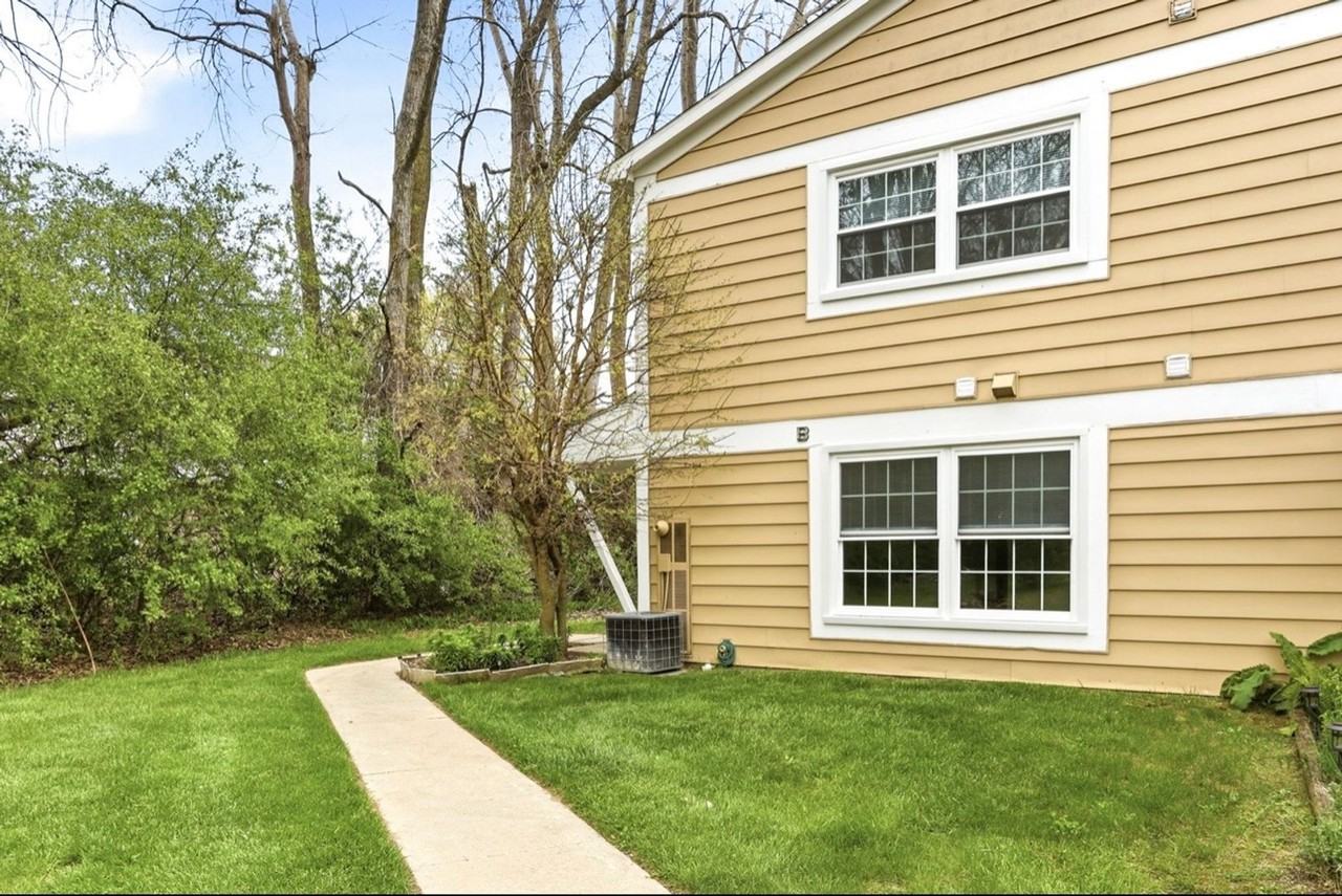 2570 Ivy Hill Ln - Photo 2 of 15