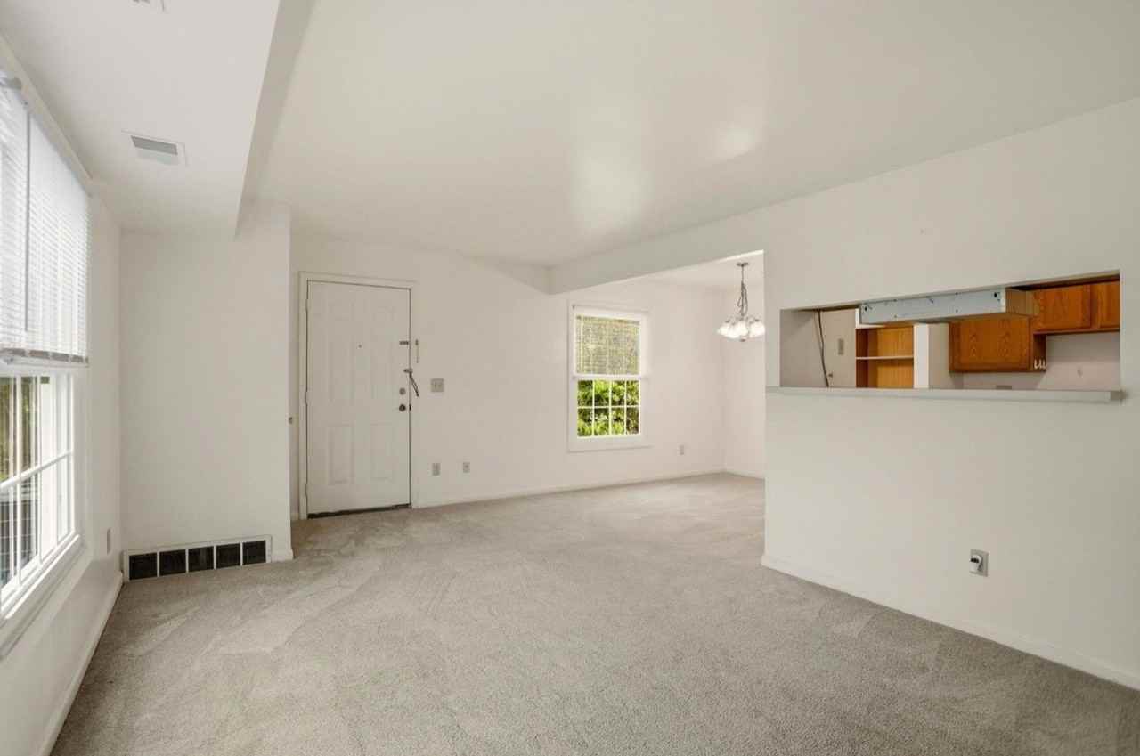 2570 Ivy Hill Ln - Photo 3 of 15