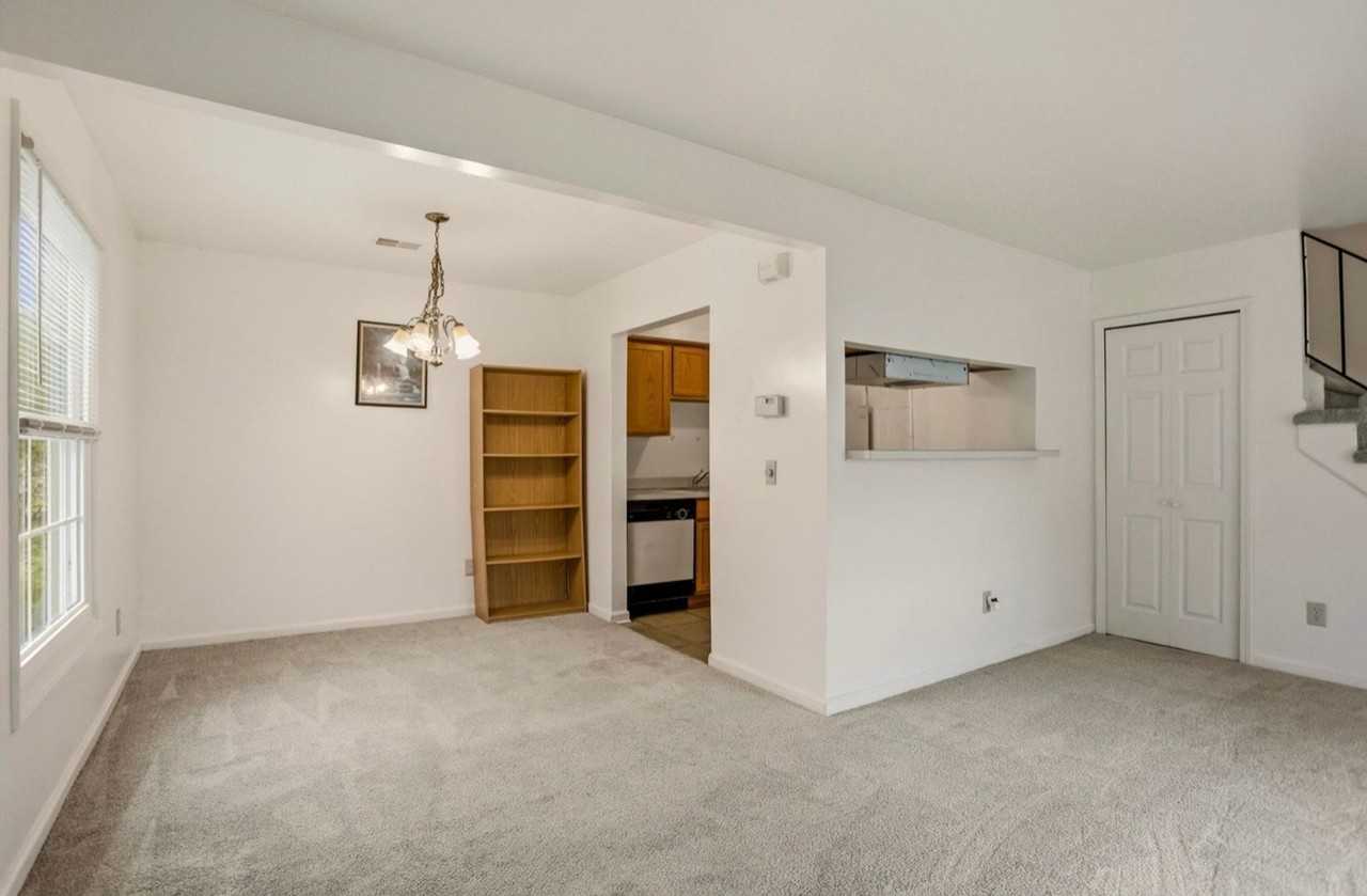 2570 Ivy Hill Ln - Photo 5 of 15