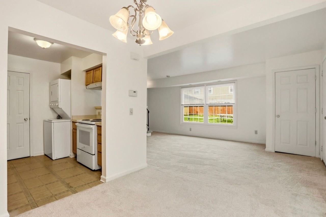 2570 Ivy Hill Ln - Photo 6 of 15
