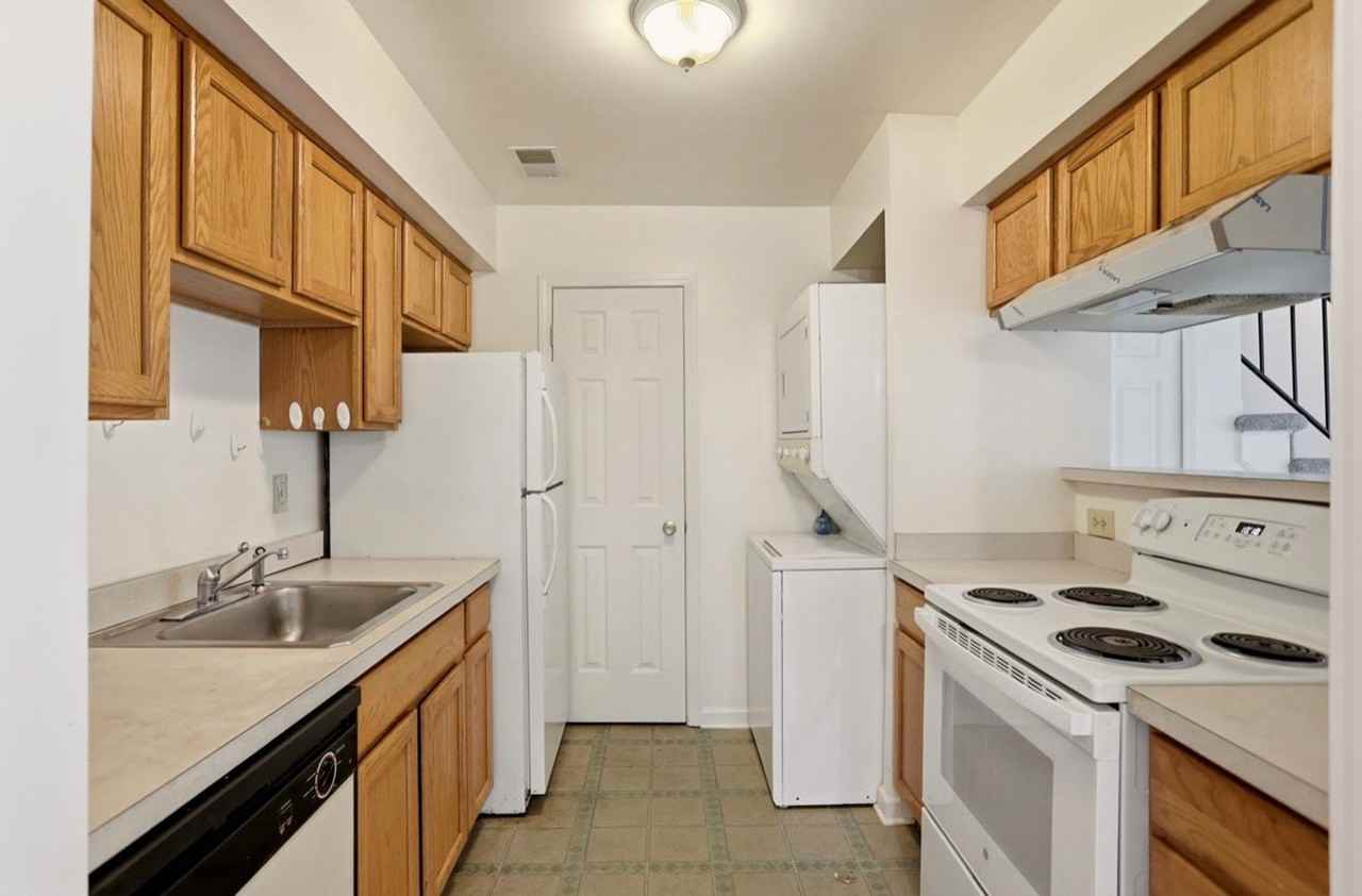 2570 Ivy Hill Ln - Photo 7 of 15