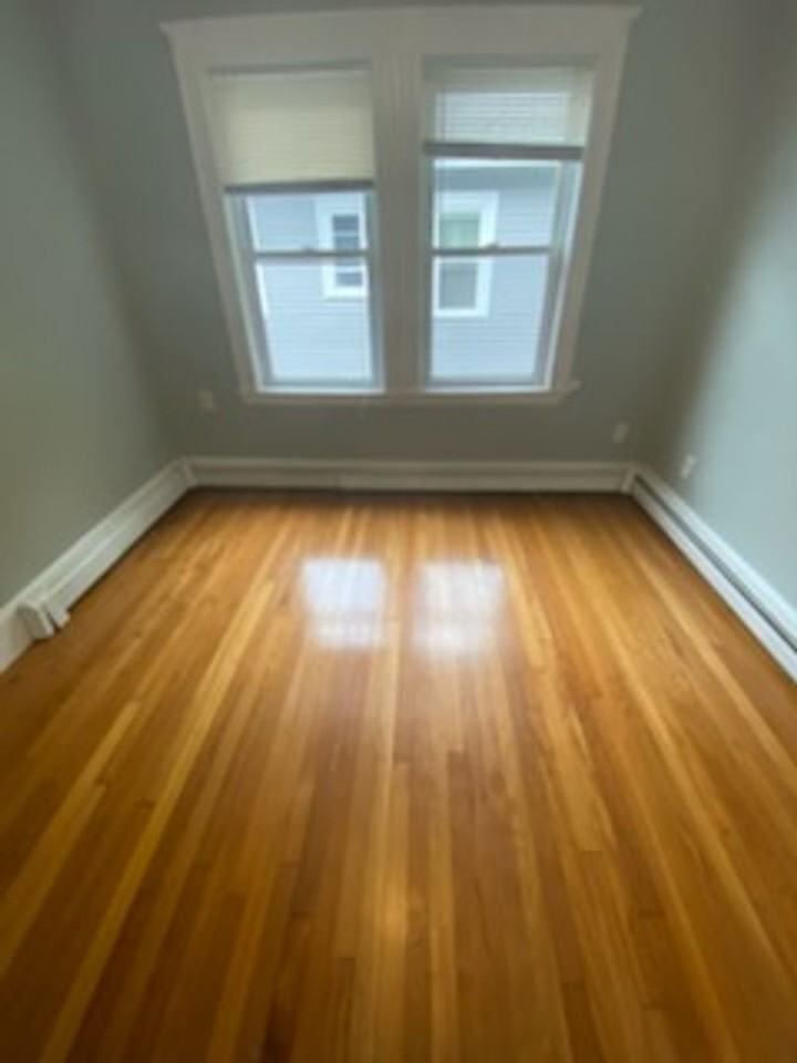 131 Kenrick St - Photo 7 of 14