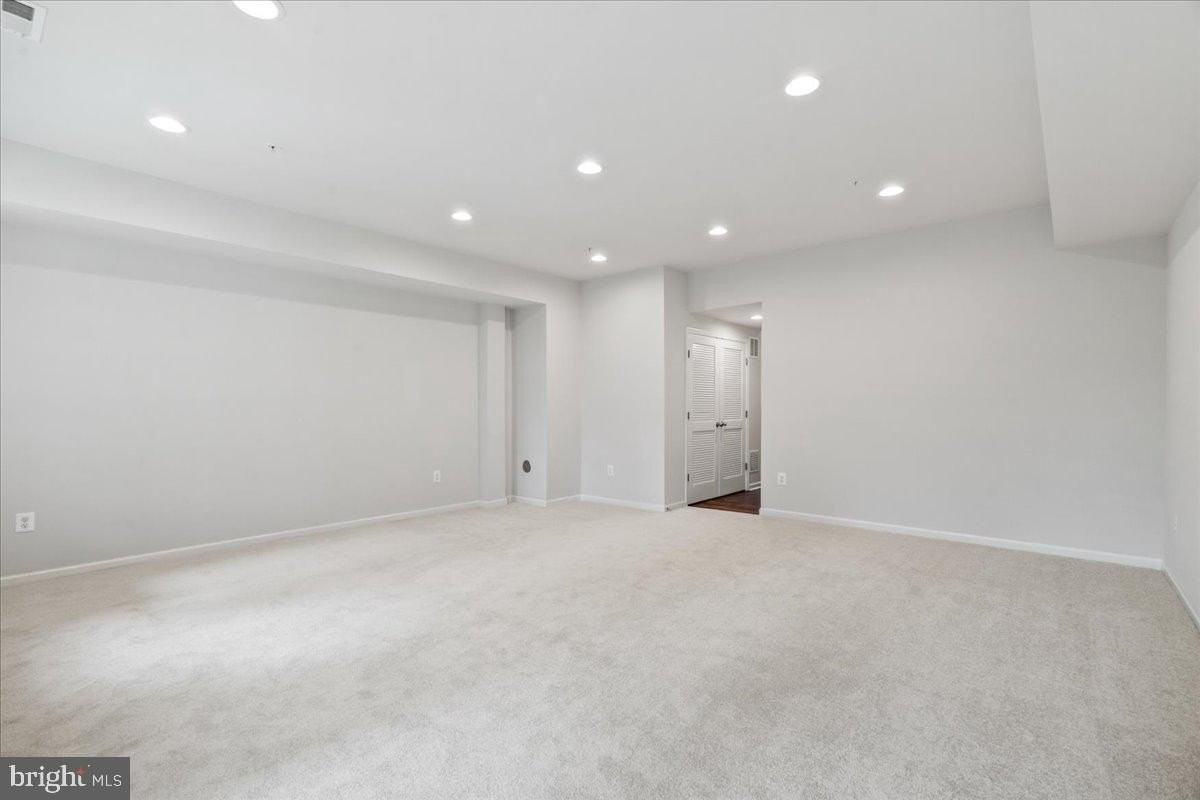 309 Spring Bank Way - Photo 5 of 36