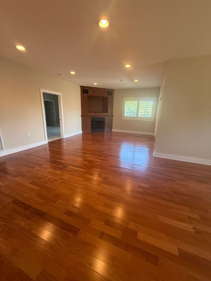143 Sports Club Ln - Photo 4 of 32