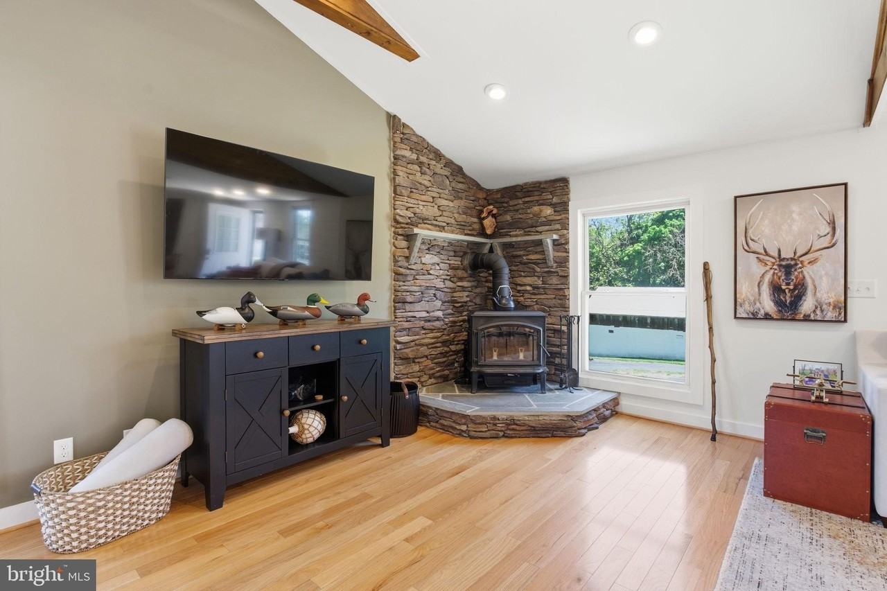 10420 Daysville Rd - Photo 4 of 50