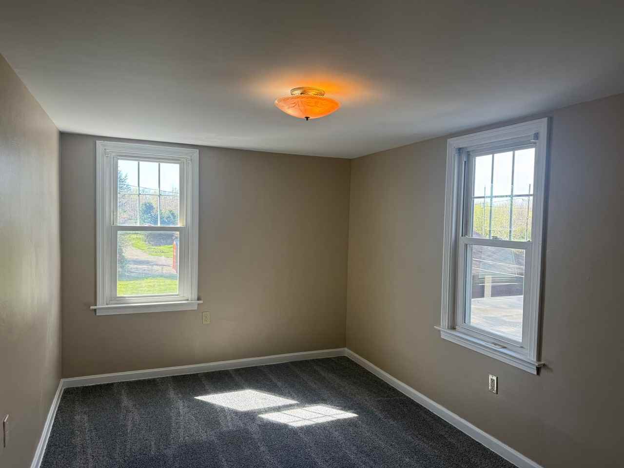 3261 W 13th St - Photo 4 of 12