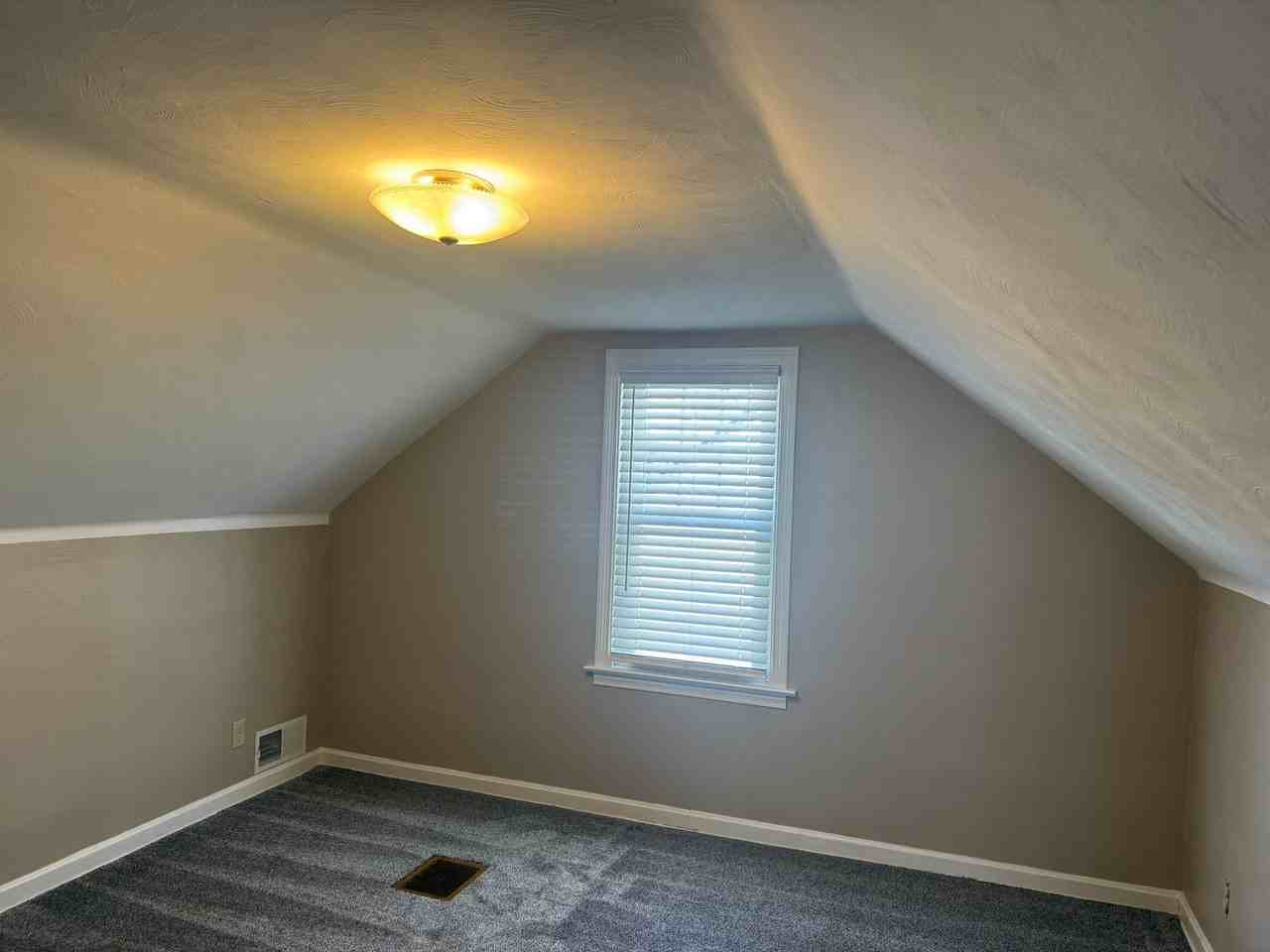3261 W 13th St - Photo 6 of 12