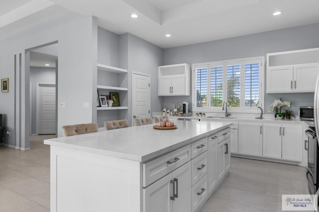 6882 Stone Oak - Photo 3 of 32