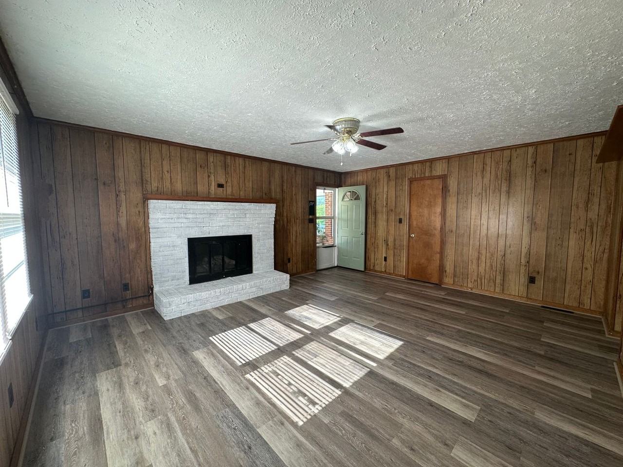 3564 Wards Rd - Photo 7 of 34