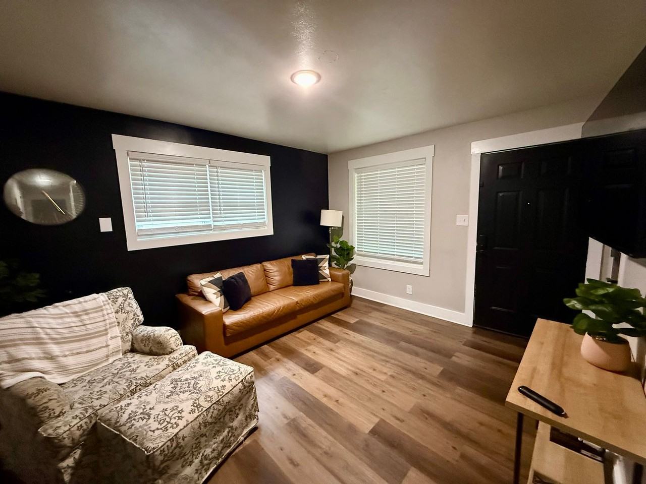 1824 Rosemond Ave - Photo 2 of 12