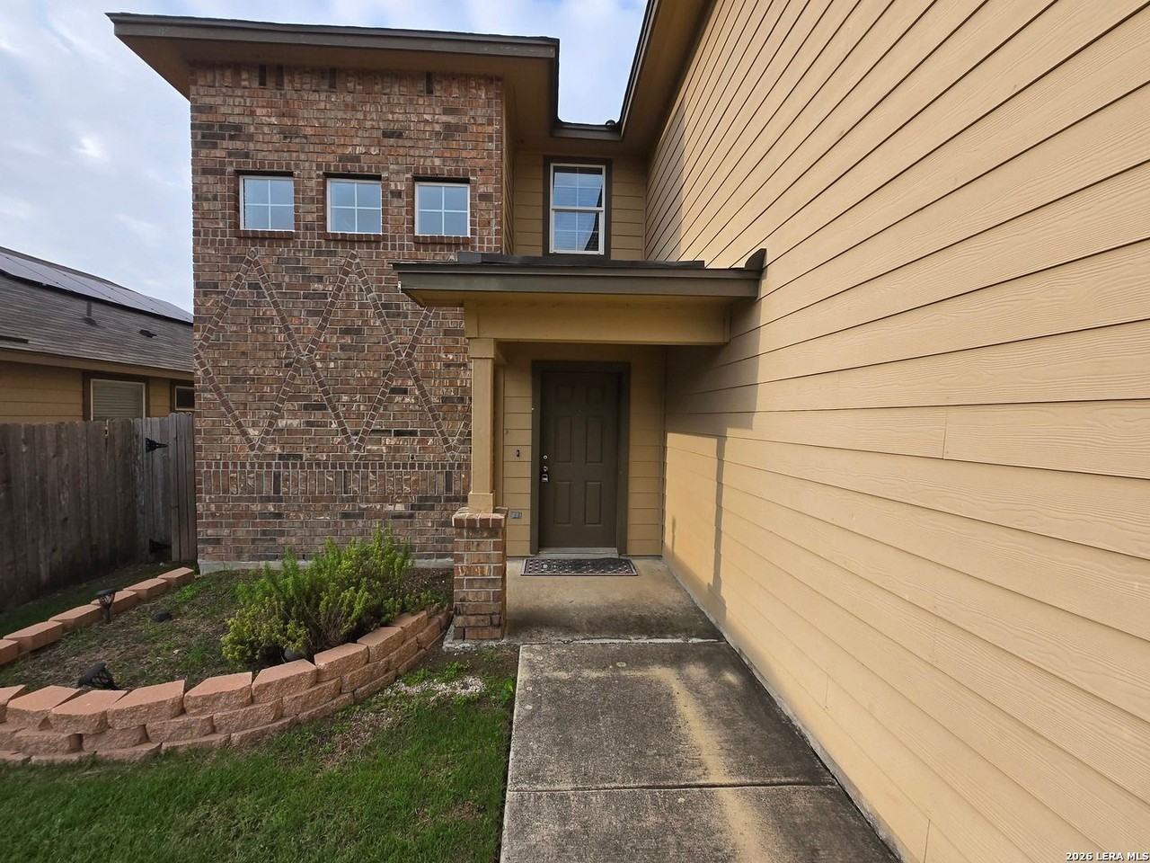 6114 Hackberry Pond - Photo 2 of 30