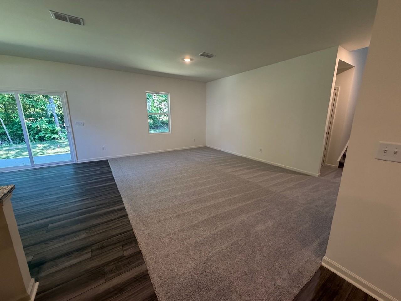 326 Shiloh Way - Photo 2 of 31