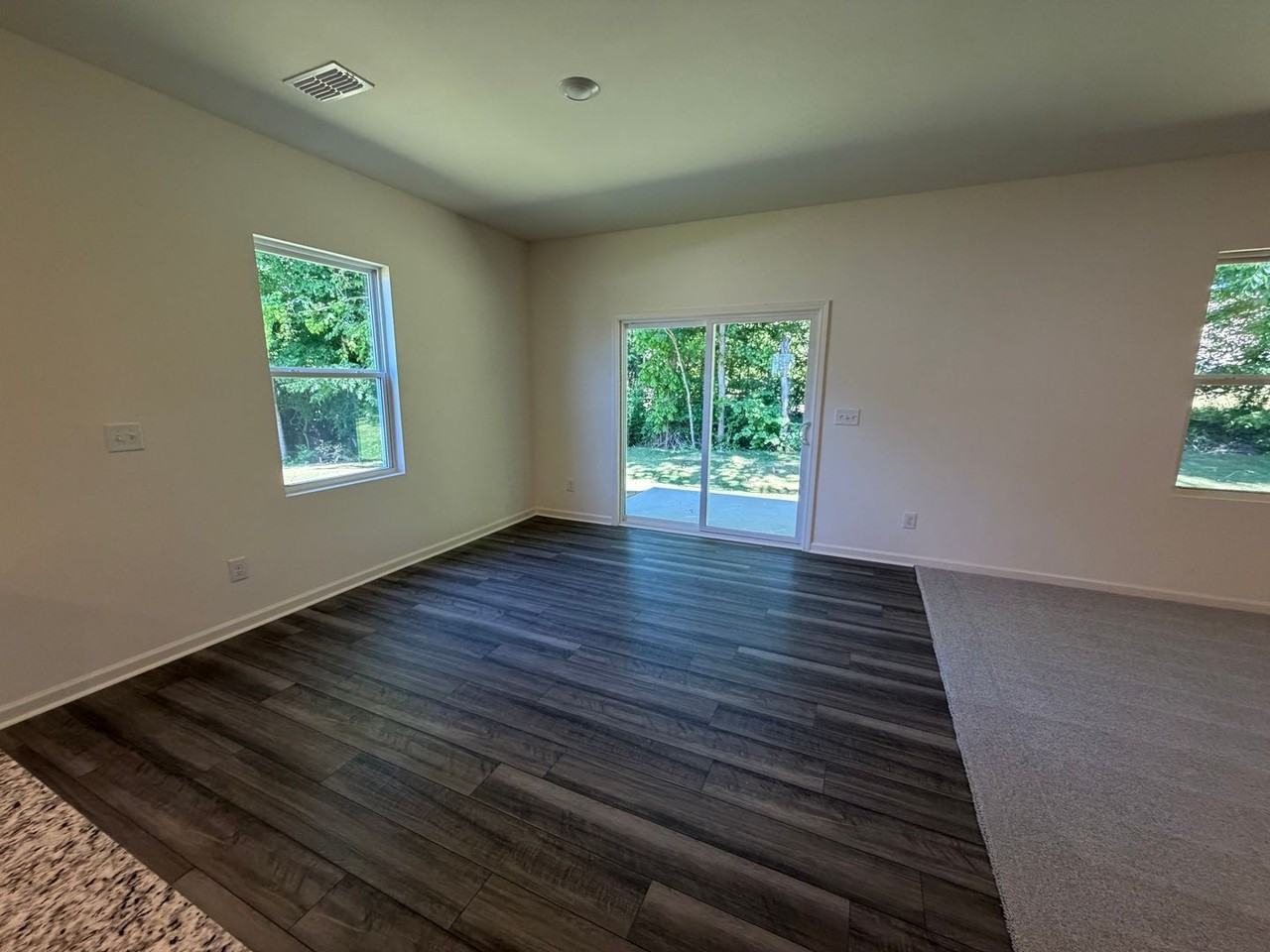 326 Shiloh Way - Photo 3 of 31