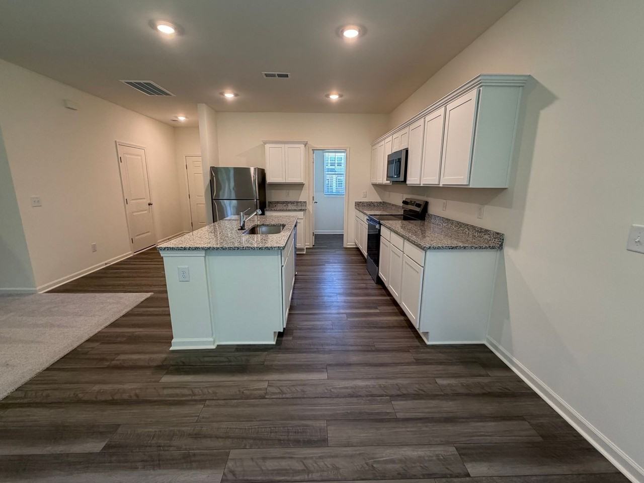 326 Shiloh Way - Photo 6 of 31