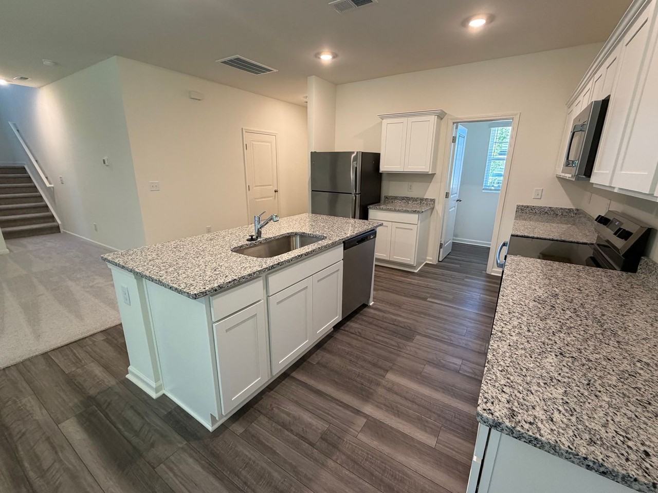 326 Shiloh Way - Photo 7 of 31