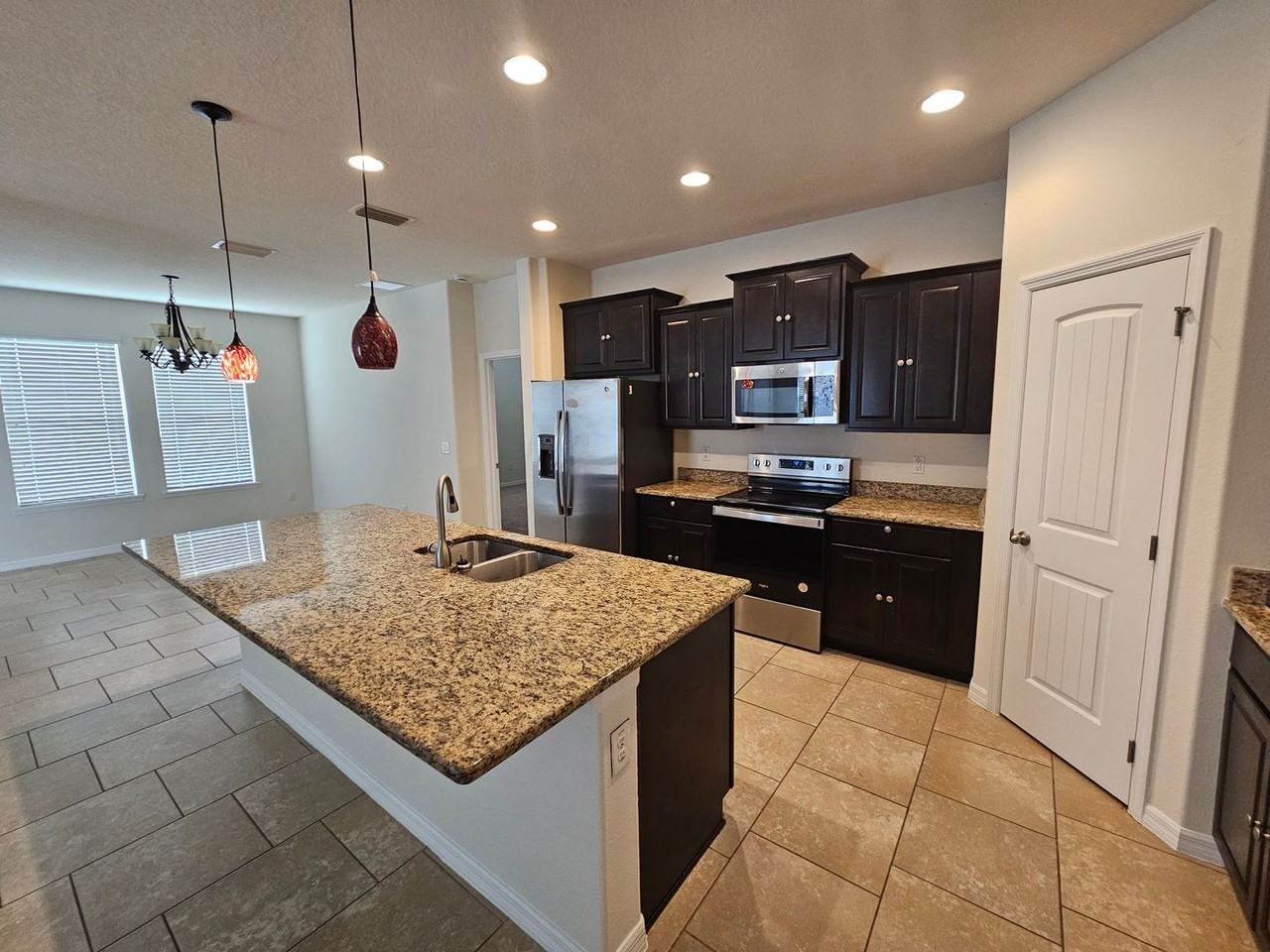 5432 Sw 49th Ave - Photo 2 of 20