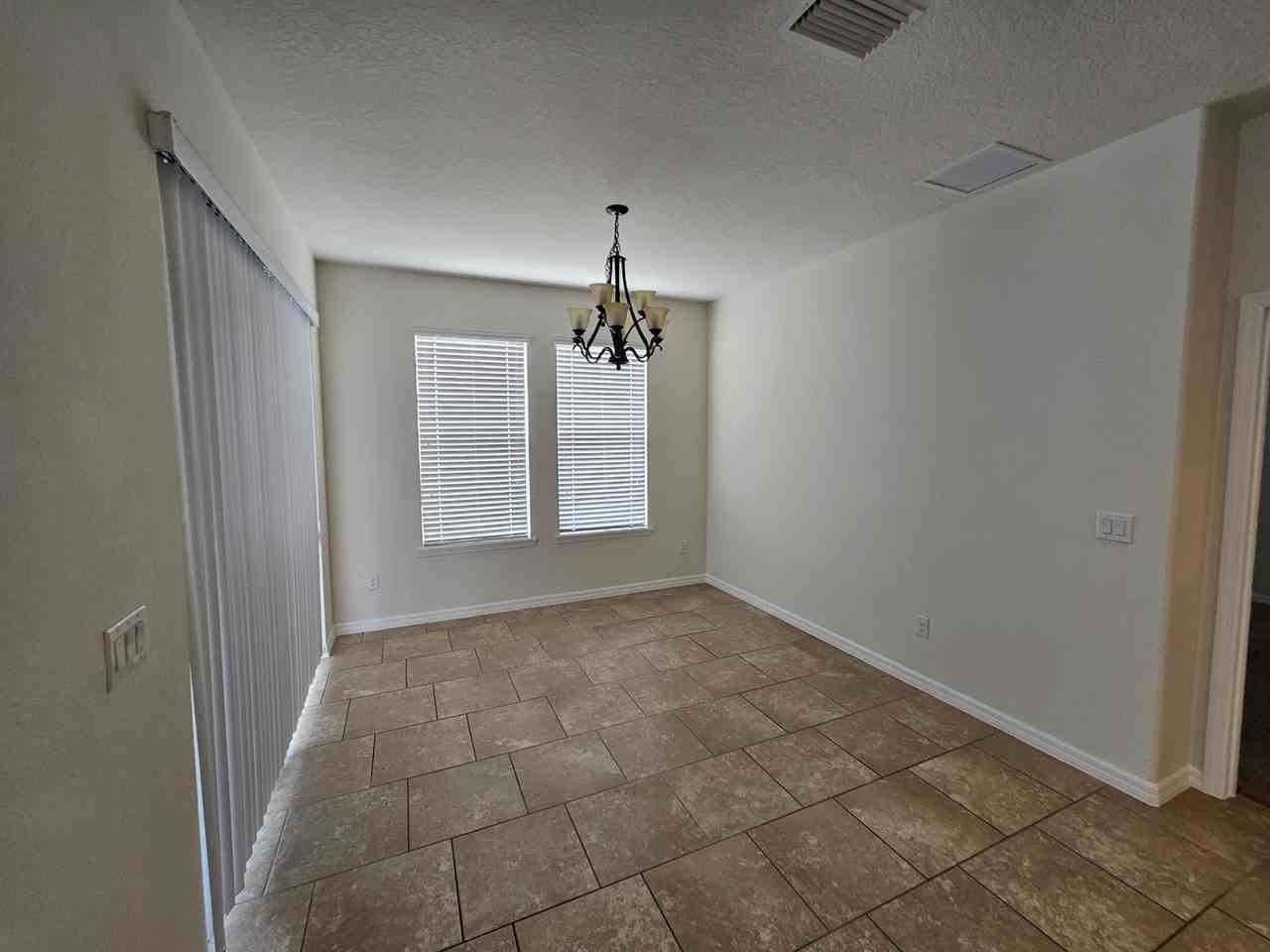 5432 Sw 49th Ave - Photo 4 of 20