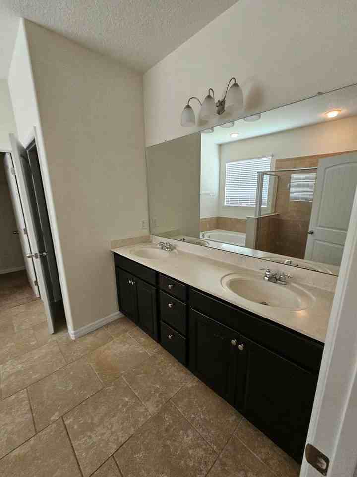 5432 Sw 49th Ave - Photo 6 of 20