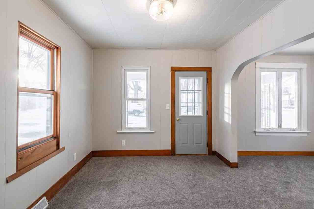 2011 21st St S - Photo 4 of 22