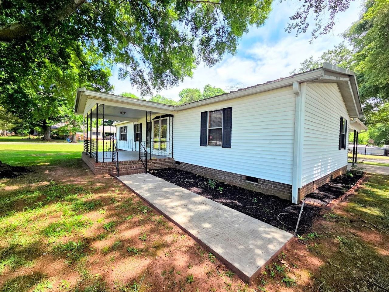 101 Elizabeth City Dr - Photo 3 of 10