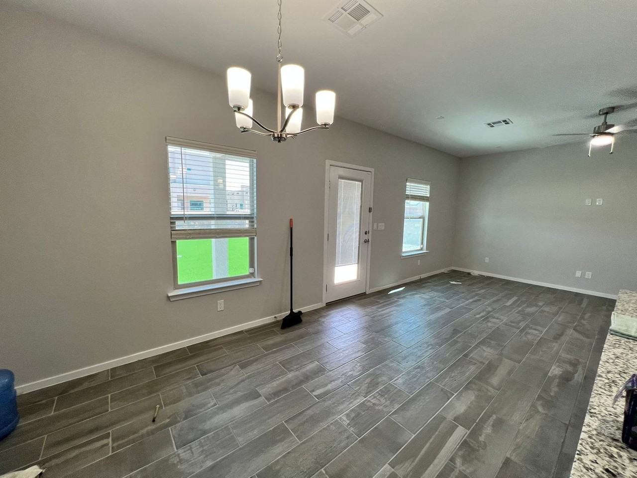 14836 Mike A Mendoza Ave - Photo 6 of 15