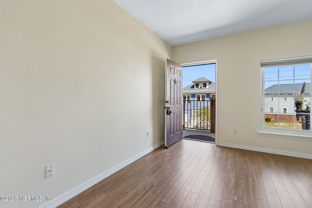 506 N Liberty St - Photo 3 of 31