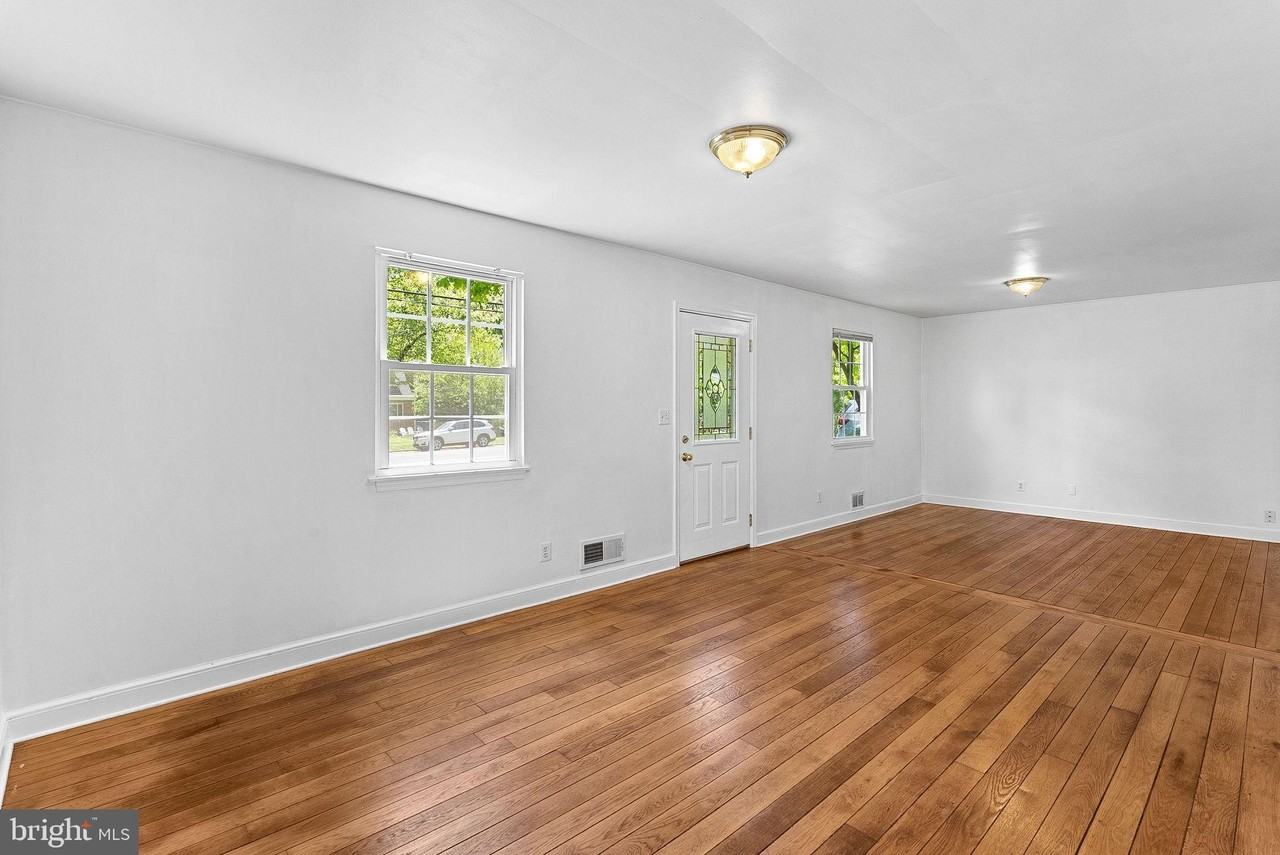 3103 Plyers Mill Rd - Photo 5 of 32