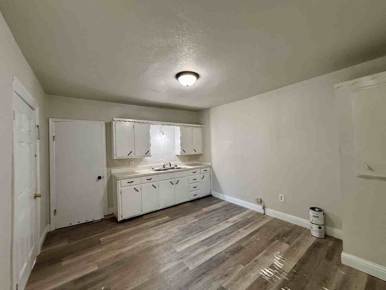 914 W Vinita Ave #1 - Photo 2 of 8