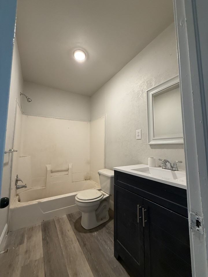914 W Vinita Ave #1 - Photo 7 of 8