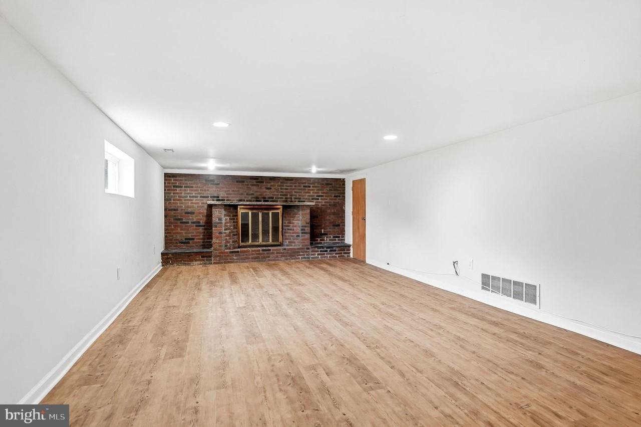 1286 Glassboro Rd - Photo 4 of 41
