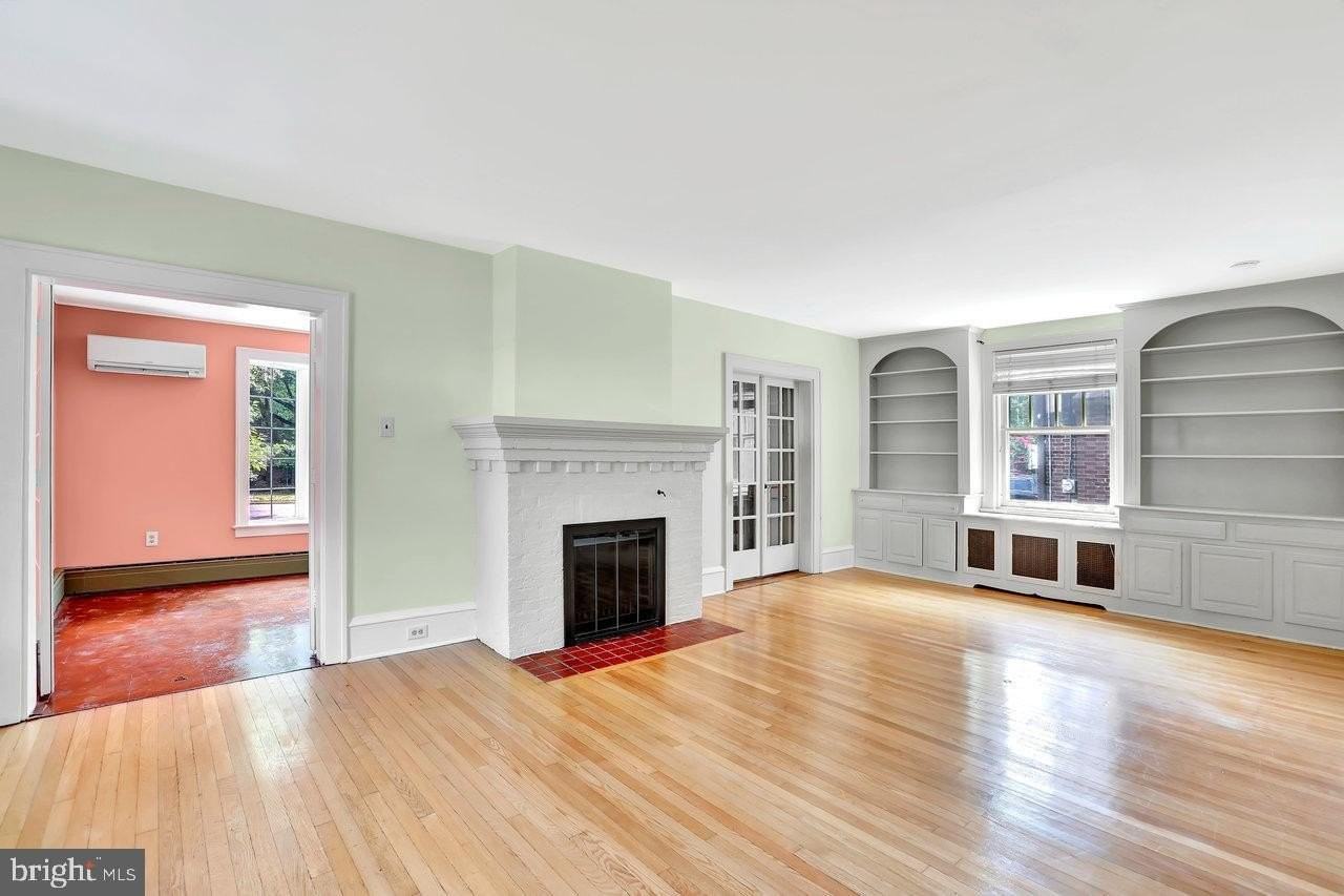 121 Kensington Ave - Photo 5 of 29