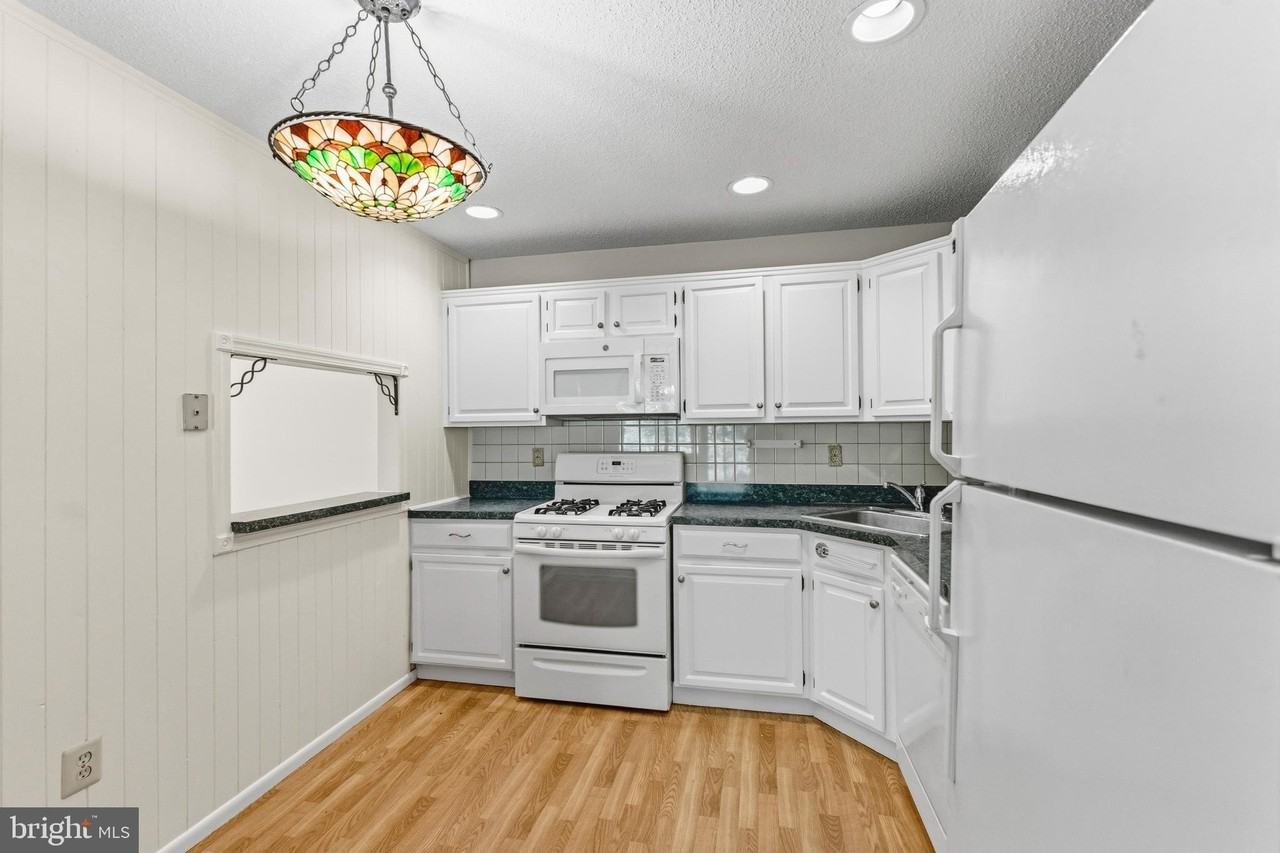 96 Willow Ct - Photo 7 of 19
