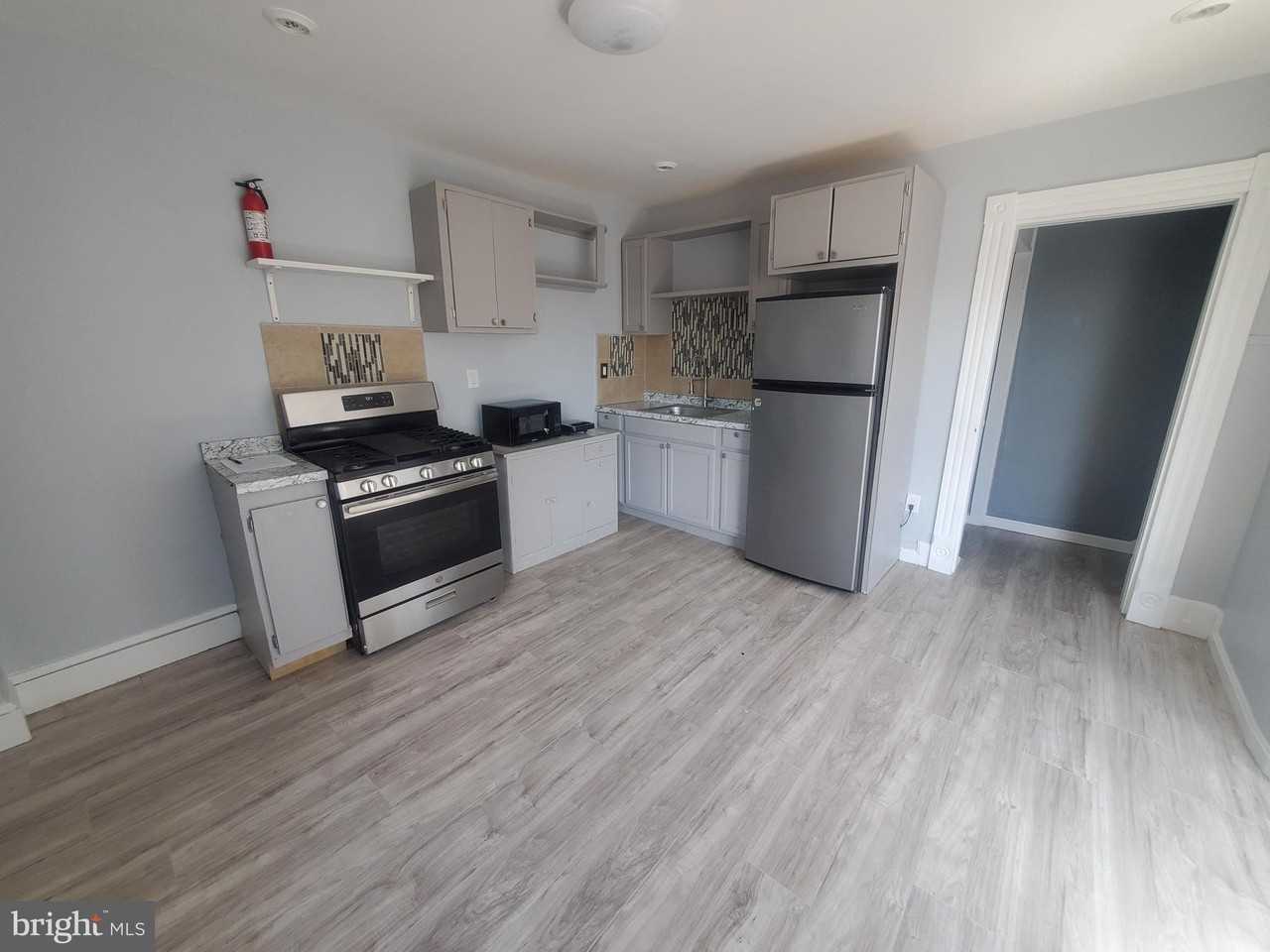 608 N 10th St #2 - Photo 2 of 15