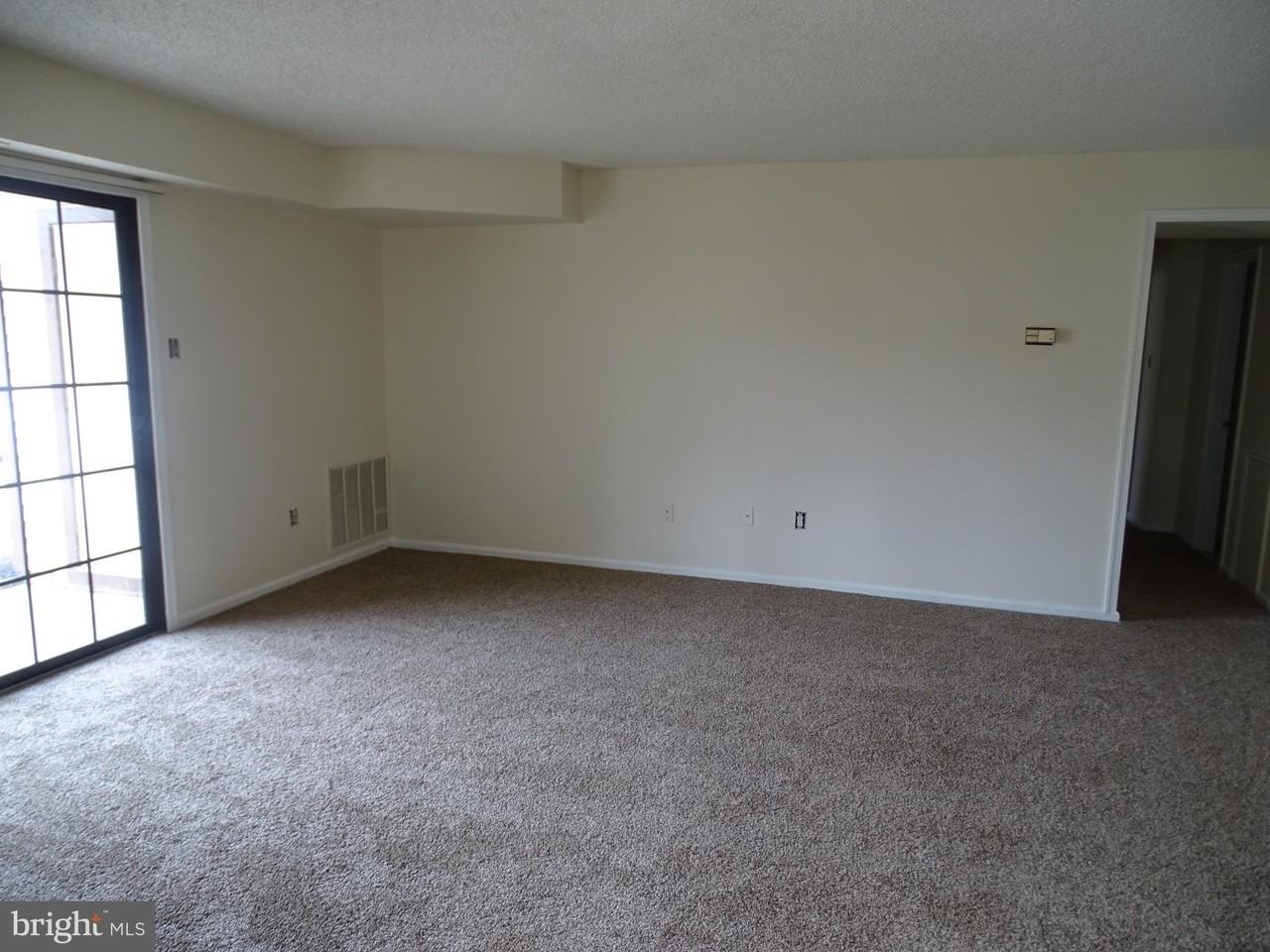 1406 Clark Ct #720A - Photo 3 of 12
