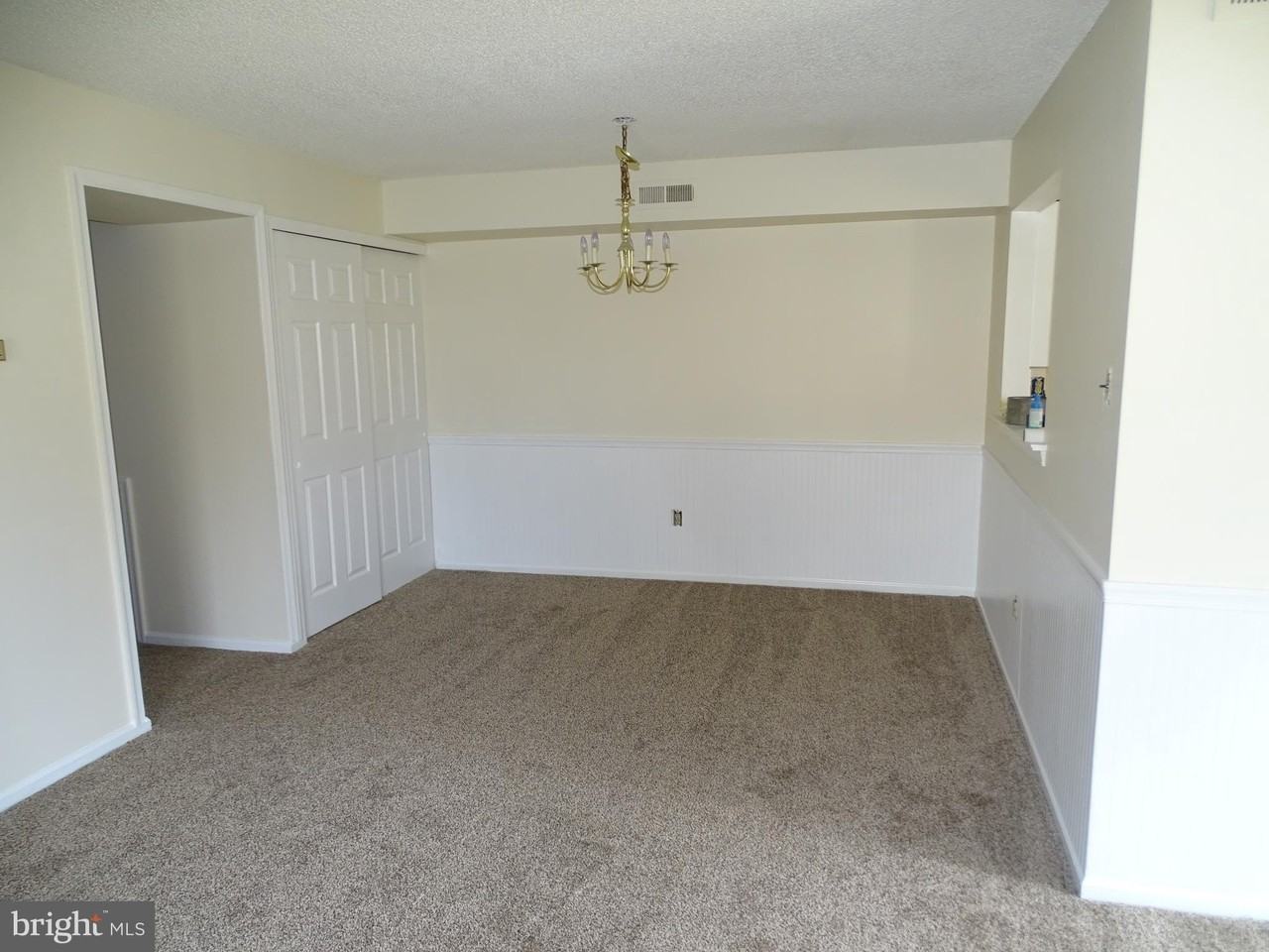 1406 Clark Ct #720A - Photo 5 of 12