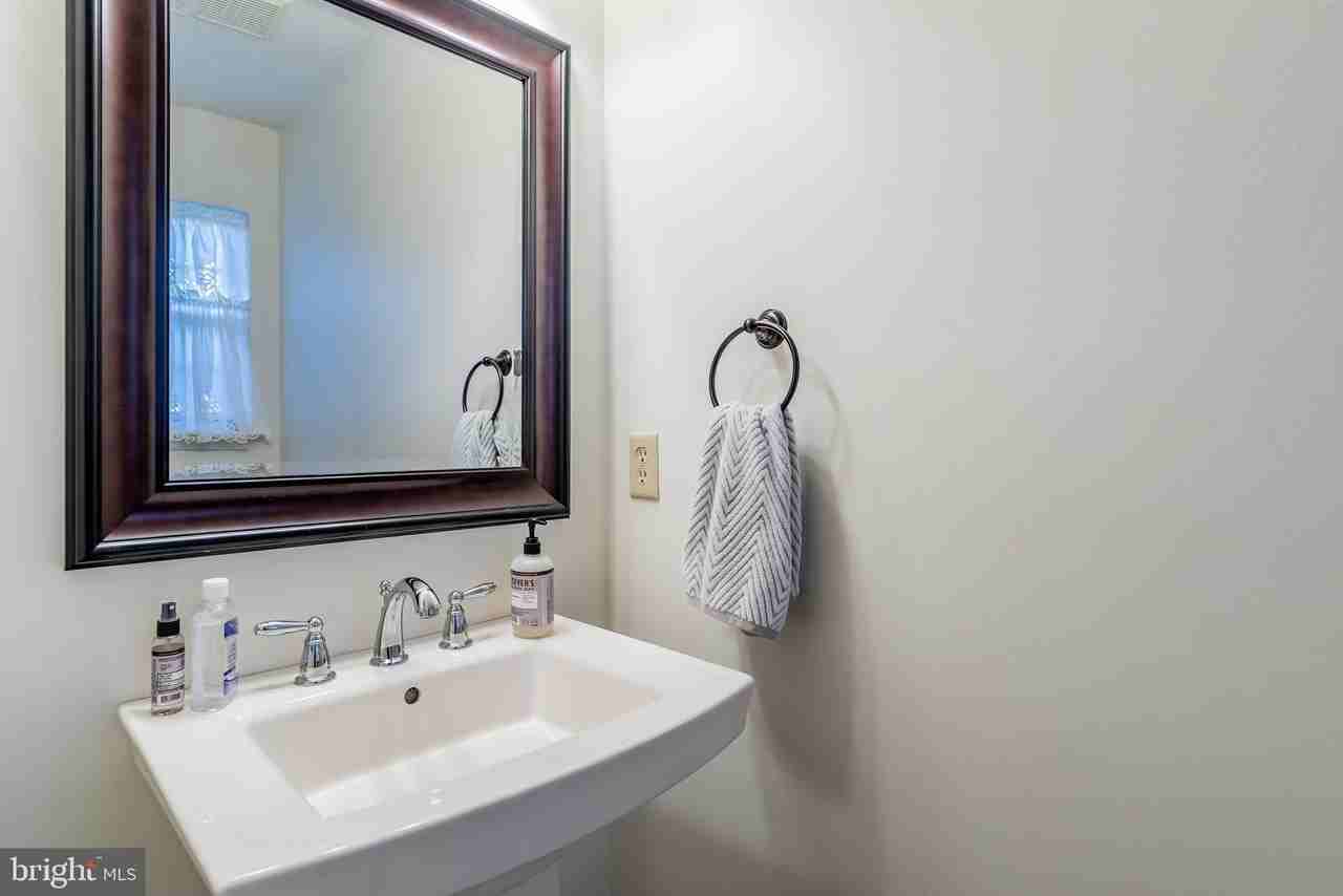 3463 Chestnut St - Photo 5 of 26