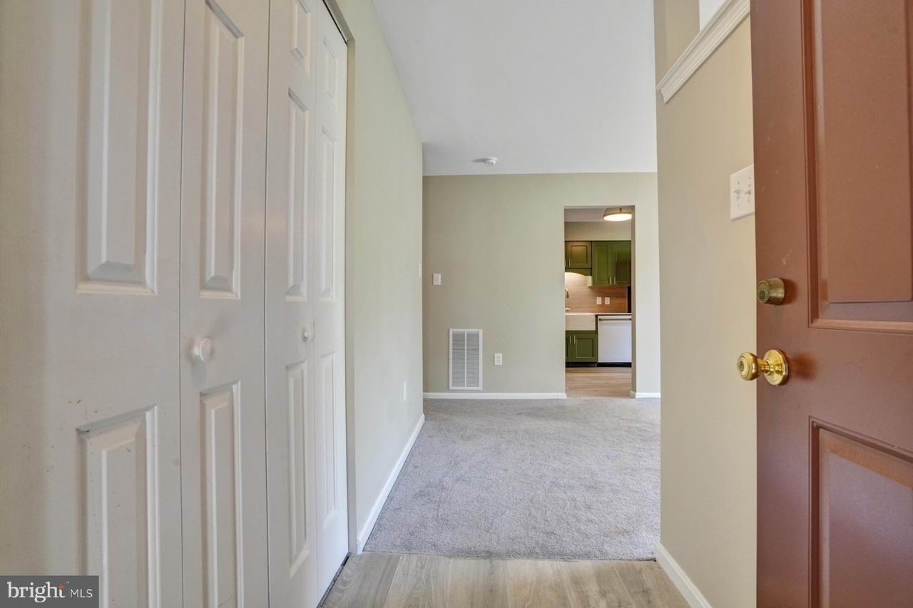 325 Westridge Cir #141 - Photo 3 of 47
