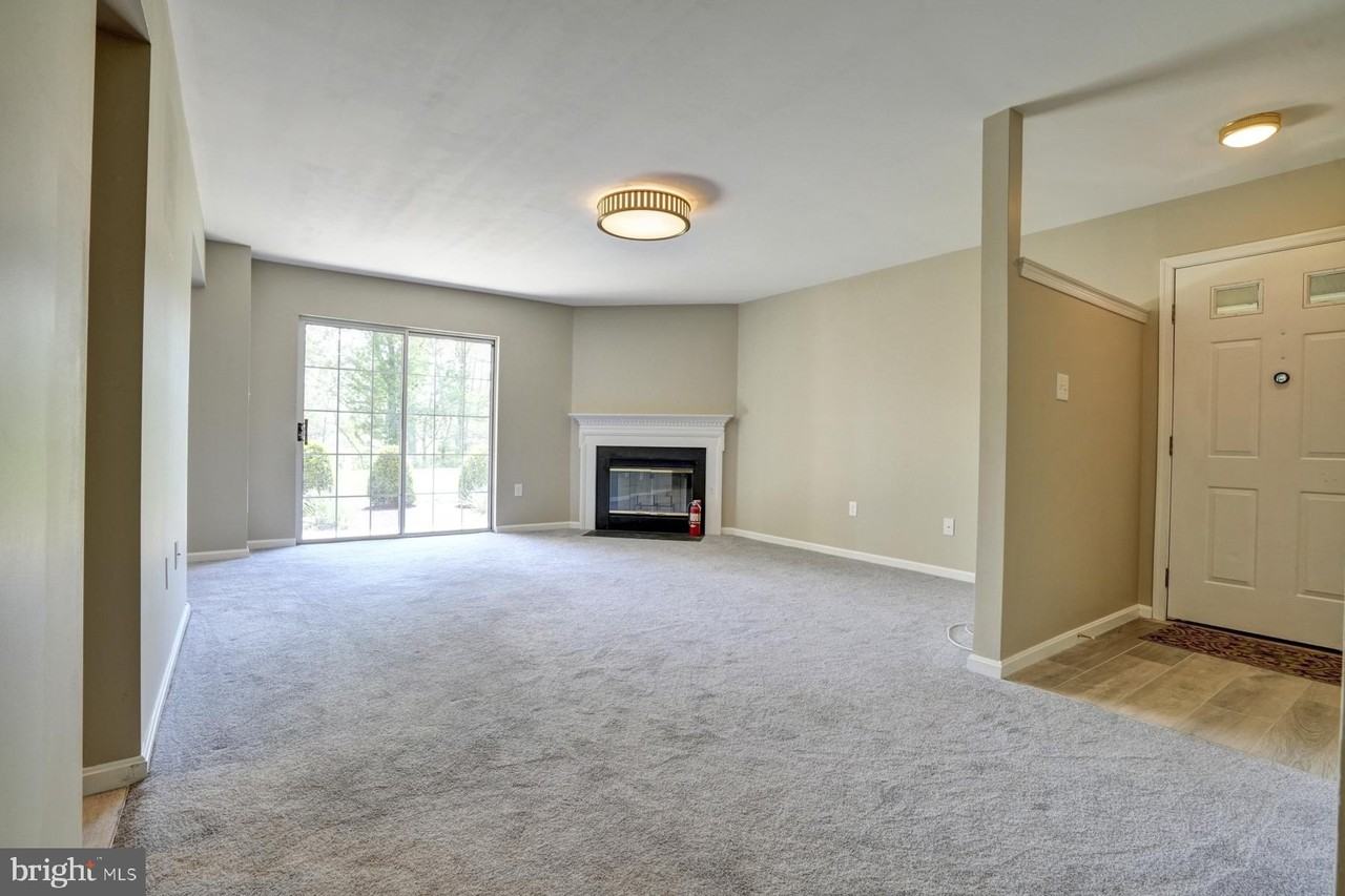 325 Westridge Cir #141 - Photo 4 of 47