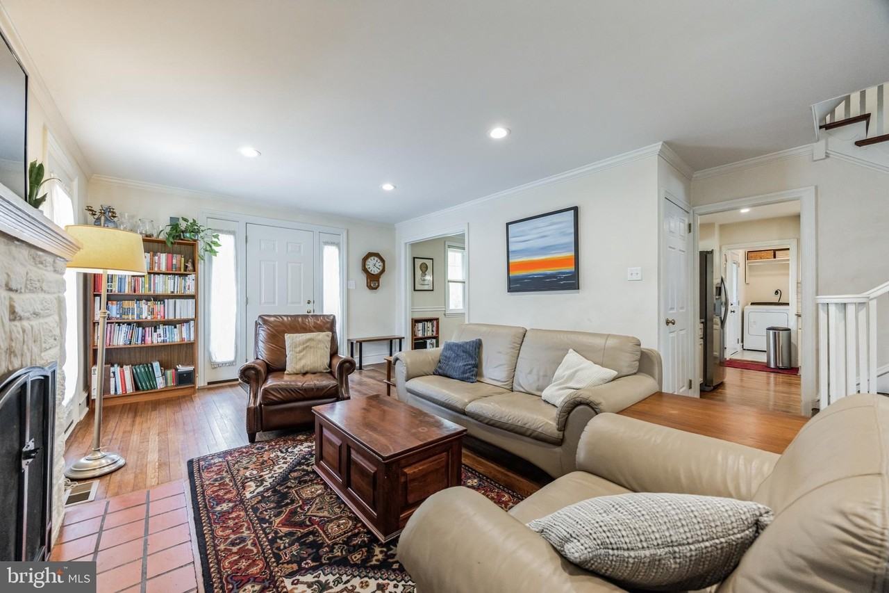 531 Glenwood Rd - Photo 3 of 30