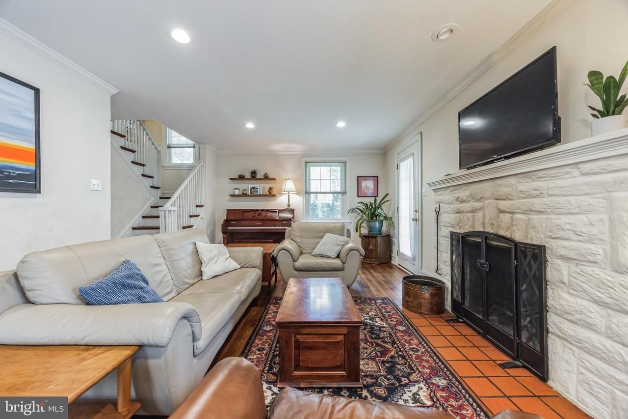 531 Glenwood Rd - Photo 4 of 30